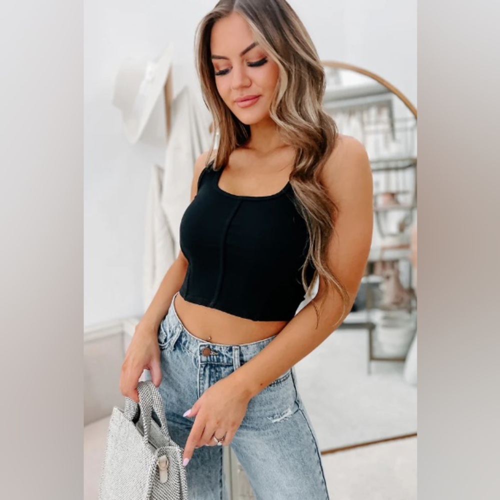 Strolling By Ribbed Crop Tank - Picture 2 of 3